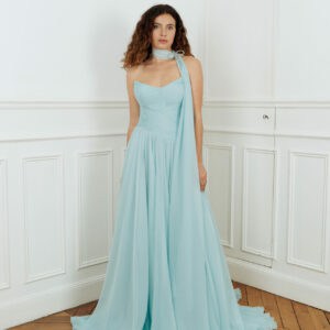 Robe de mariée sur mesure chic et élégante à Paris La robe ' Dynamique '