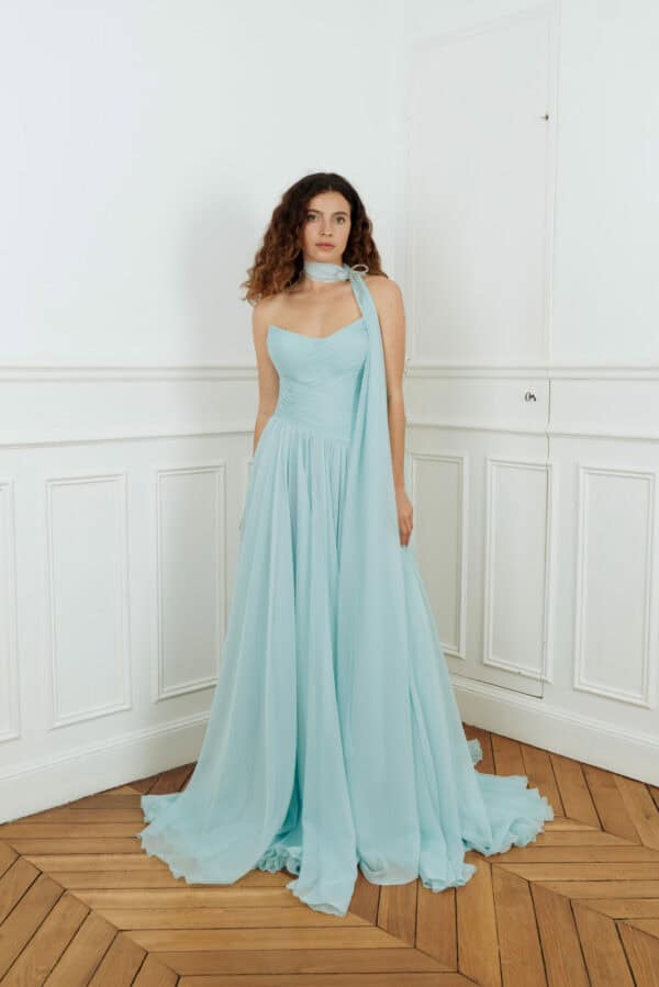 Robe de mariée sur mesure chic et élégante à Paris La robe ' Dynamique '